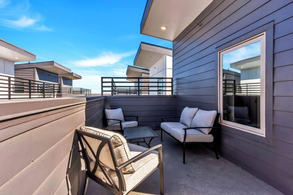 Private Rooftop Patio + 4 Story Home In Downtown Fw フォートワース エクステリア 写真